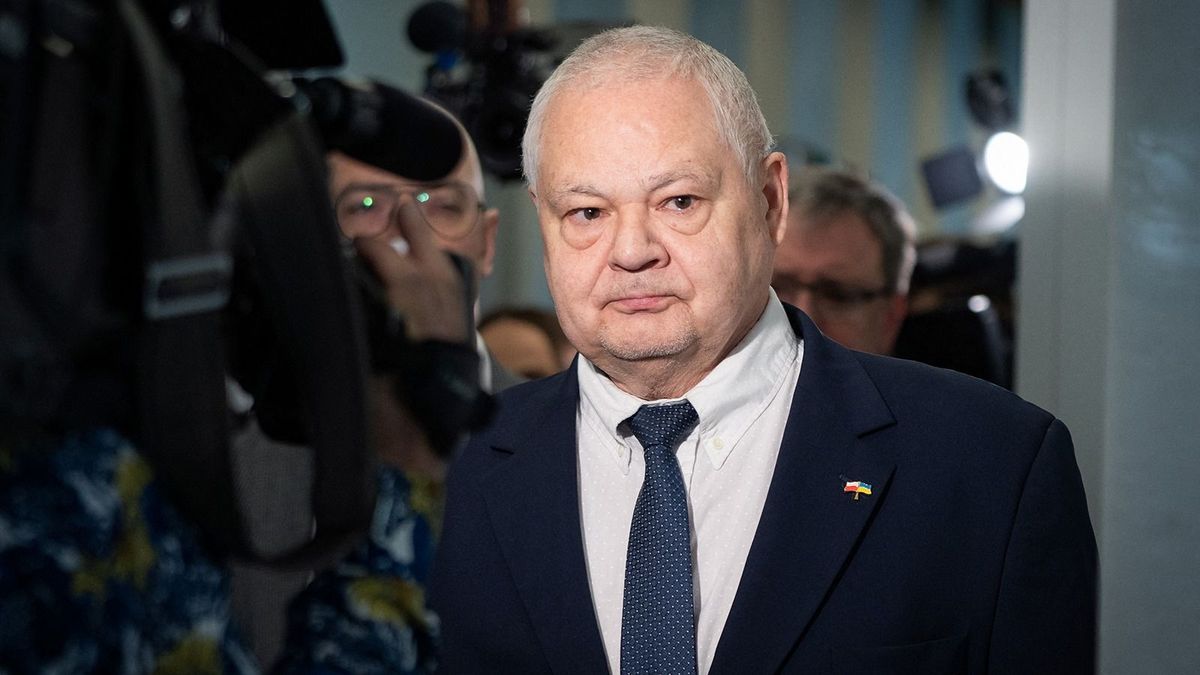 A köztévét felszántotta, a jegybank elnökéhez azonban nem fér hozzá a Tusk-kormány