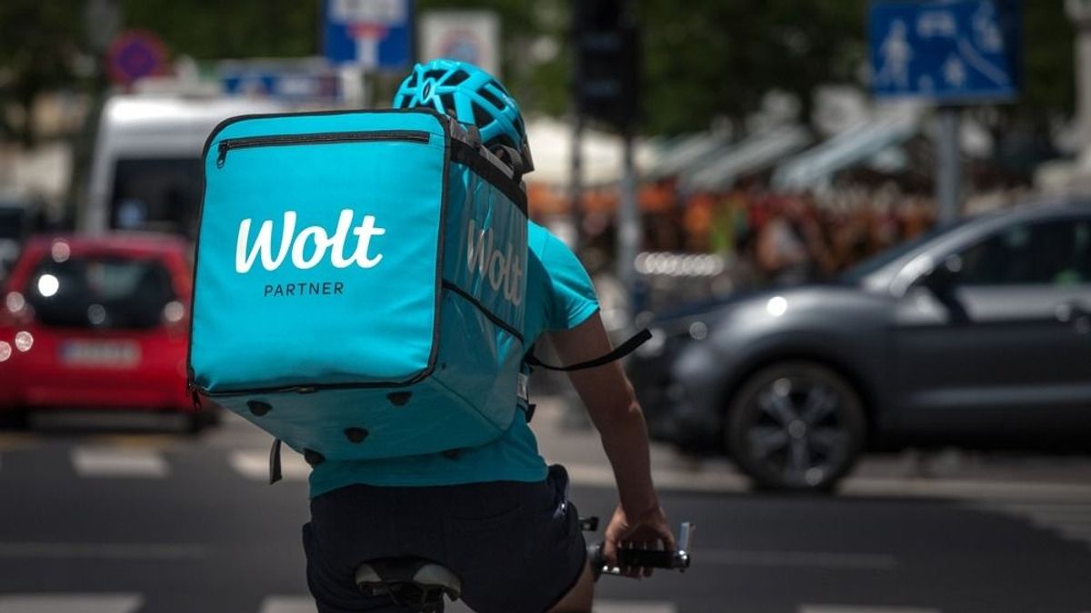 Félmillió forintra rúgott a Wolt legnagyobb éttermi rendelése – éjfél után alkohol és óvszer kerül a virtuális kosarakba