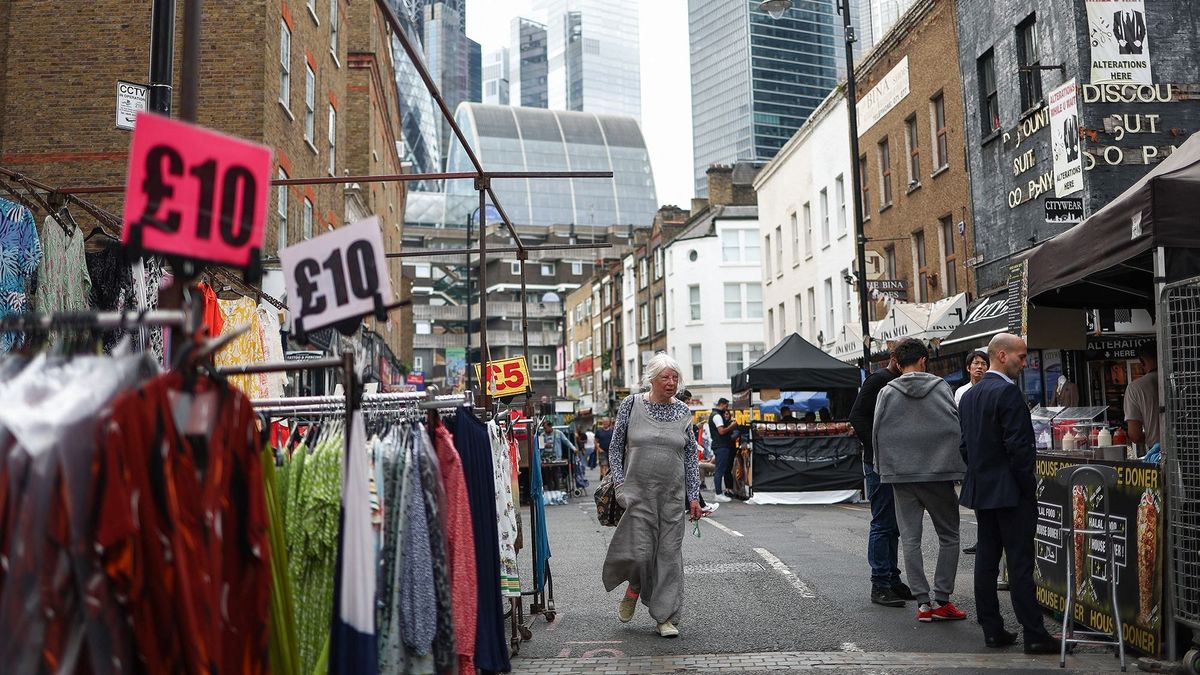 Váratlanul gyorsult a brit infláció