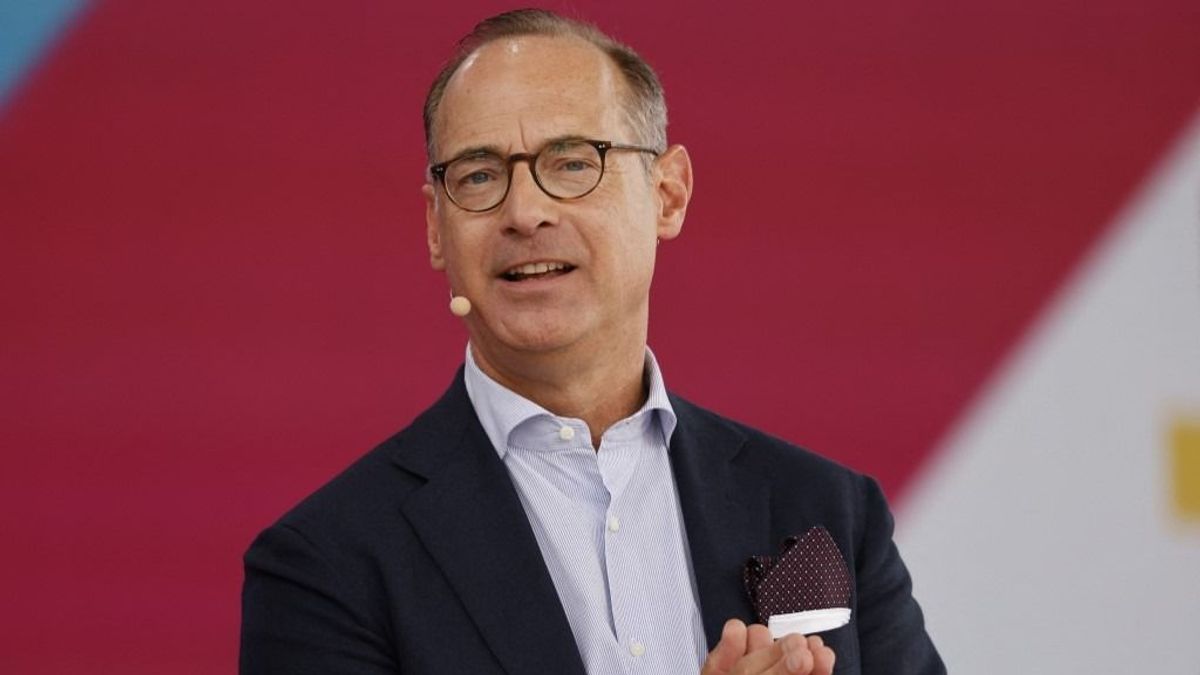 Kiakadt az Allianz vezetője: szerinte a politikusok mindenkit megmentenek, csak az embereket nem