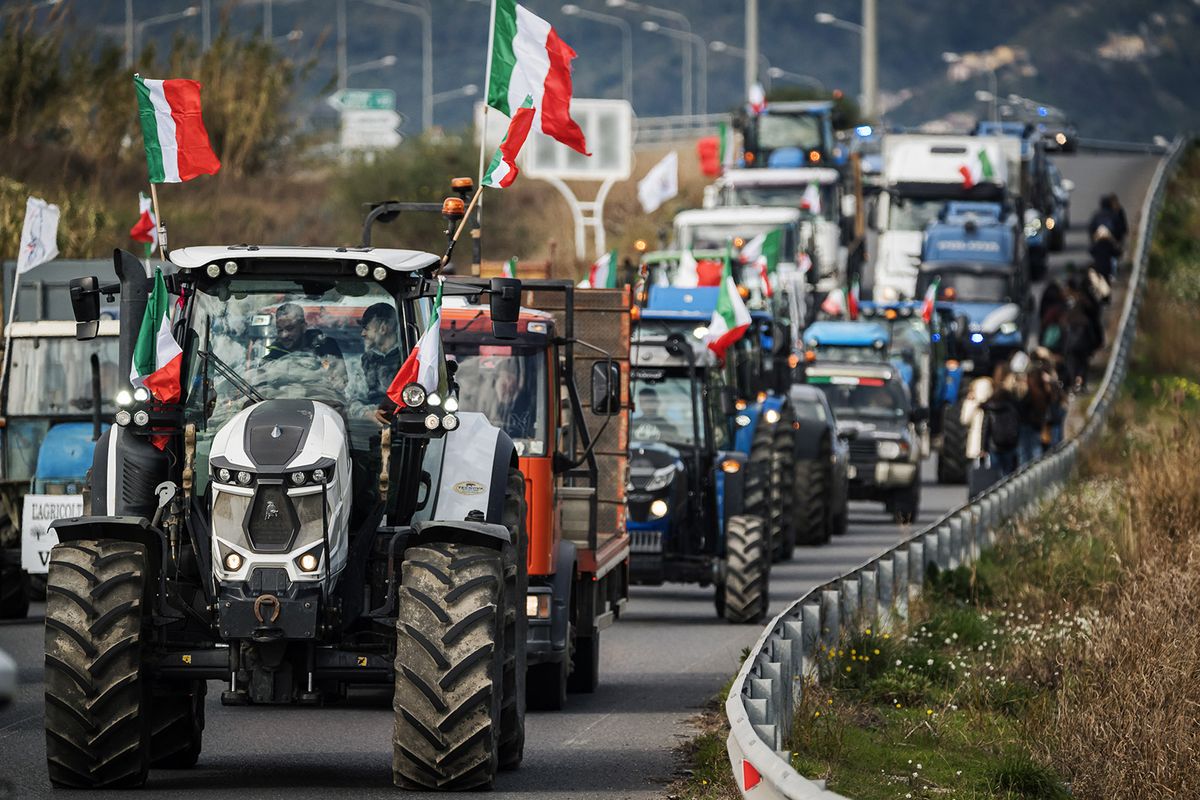 Tractors arrive at the Regional Citadel of Catanzaro during