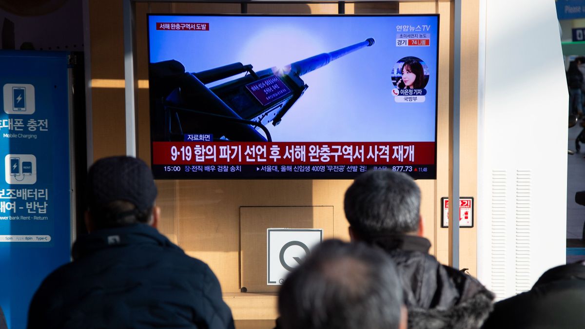 Újabb tüzérségi lövedékeket lőtt Dél-Korea irányába Phenjan