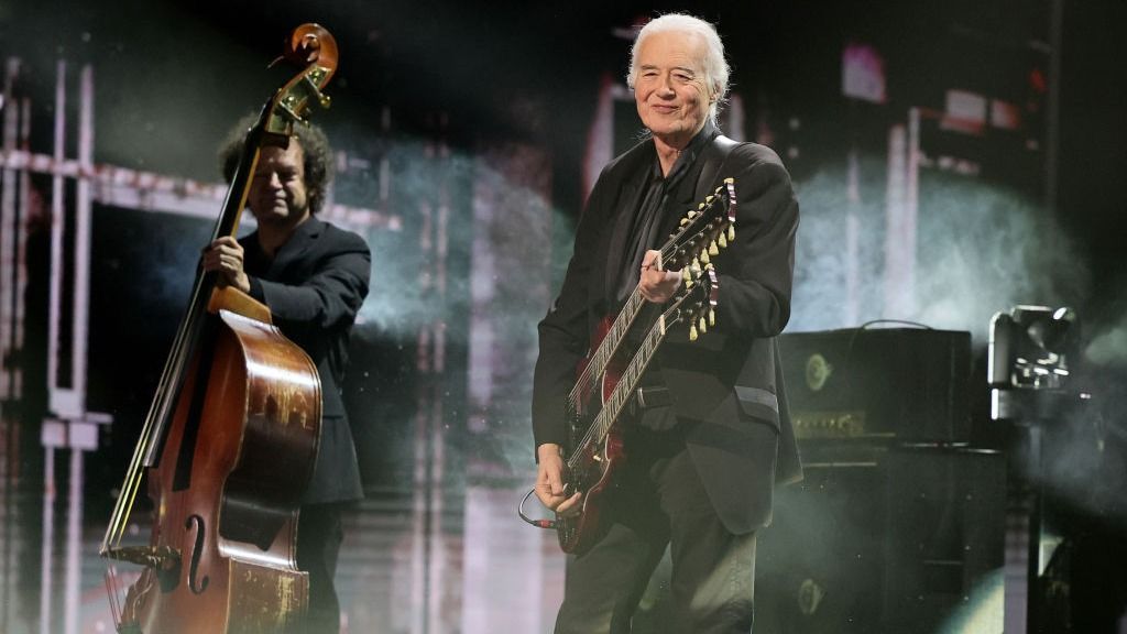 38th Annual Rock & Roll Hall Of Fame Induction Ceremony - InsideNEW YORK, NEW YORK - NOVEMBER 03: Jimmy Page performs at the 38th Annual Rock & Roll Hall Of Fame Induction Ceremony at Barclays Center on November 03, 2023 in New York City. (Photo by Theo Wargo/Getty Images for The Rock and Roll Hall of Fame )