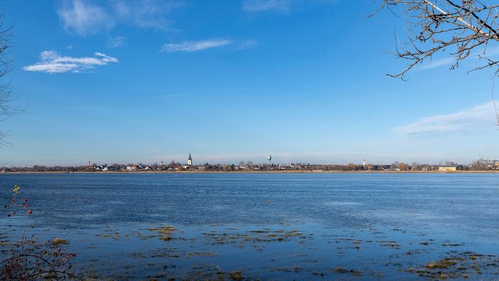 Újfehértó, 2024. január 4.
Belvízzel borított terület Újfehértó határában 2024. január 4-én.
MTI/Balázs AttilaÚjfehértó, 2024. január 4.Belvízzel borított terület Újfehértó határában 2024. január 4-én.MTI/Balázs Attila