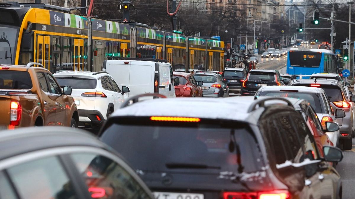 Megtudtuk, hány jobbkormányos autó van Magyarországon