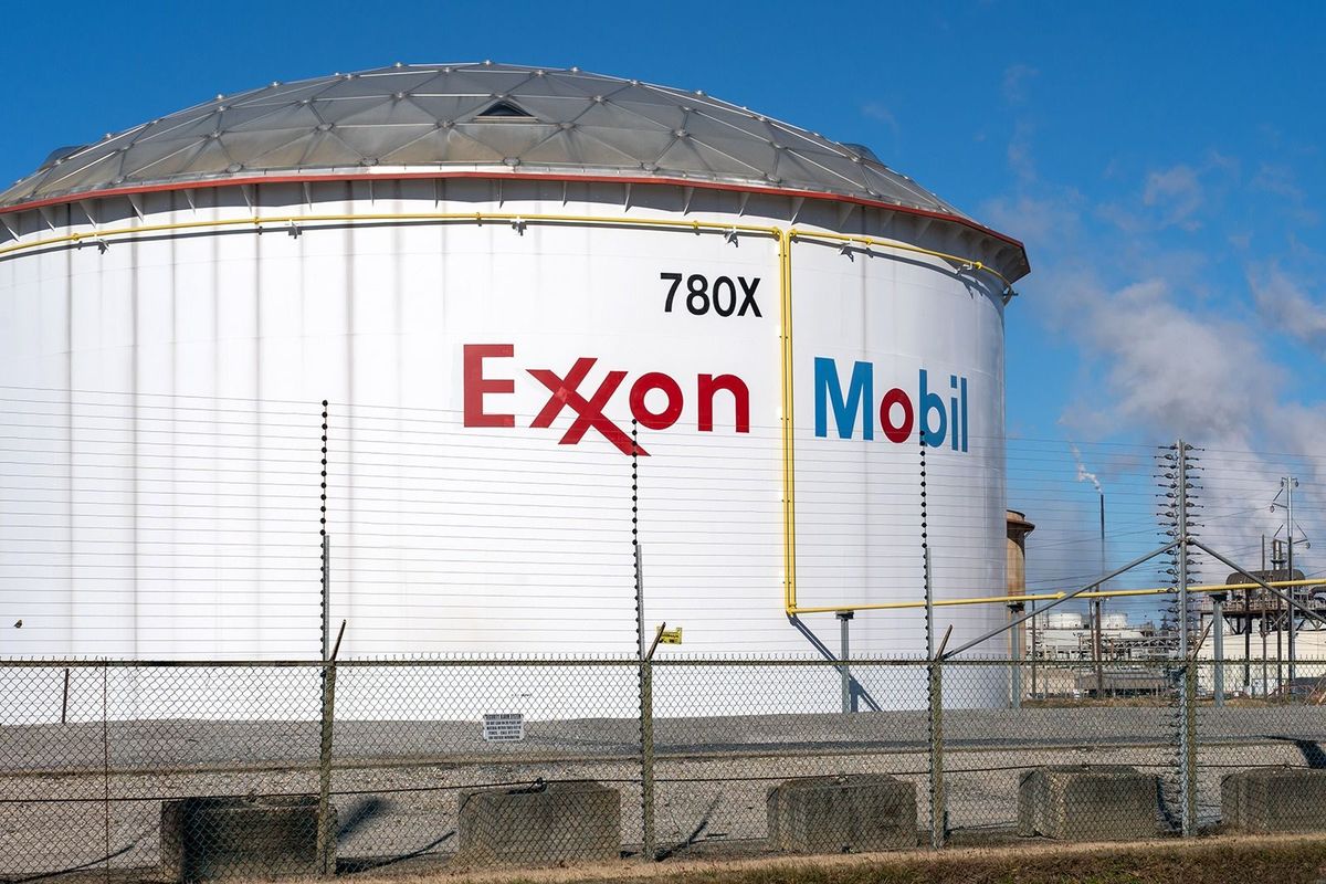 Baton,Rouge,,Louisiana,,Usa,-,February,13,,2022:,Exxonmobil,Baton
Baton Rouge, Louisiana, USA - February 13, 2022: ExxonMobil Baton Rouge Refinery facility in Baton Rouge, Louisiana, USA. ExxonMobil, is an American multinational oil and gas corporation. 