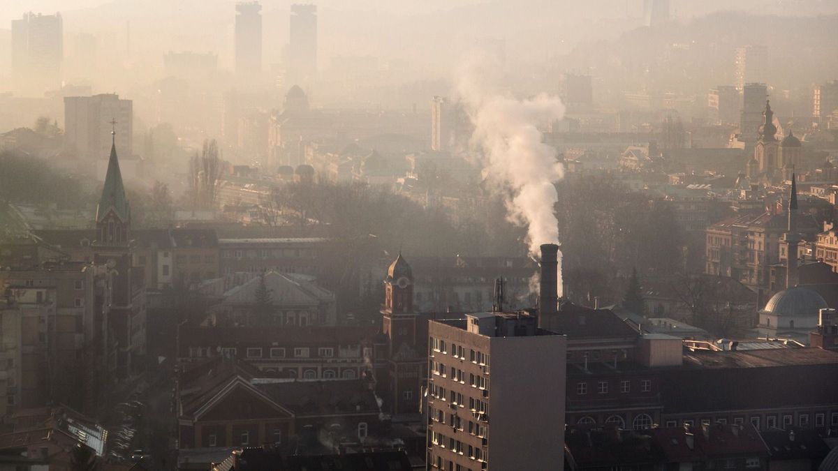 Global air pollution
Air pollution in Sarajevo.