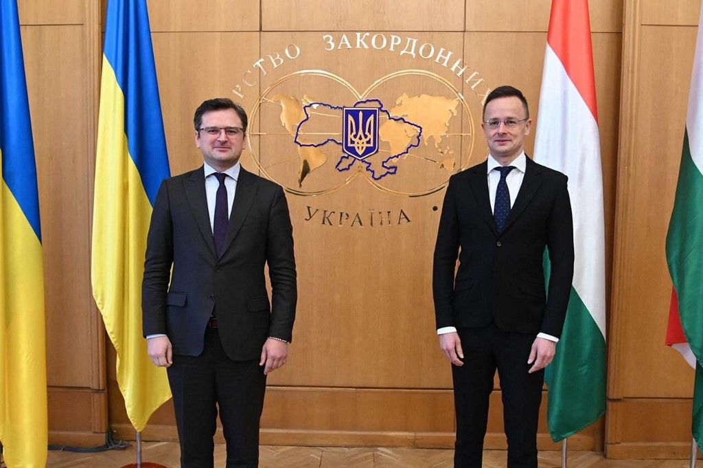 Dmytro Kuleba - Peter Szijjarto meetingKIEV, UKRAINE - JANUARY 27:  (----EDITORIAL USE ONLY – MANDATORY CREDIT - "UKRANIAN FOREIGN MINISTRY/ HANDOUT" - NO MARKETING NO ADVERTISING CAMPAIGNS - DISTRIBUTED AS A SERVICE TO CLIENTS----) F Foreign Minister of Ukraine Dmytro Kuleba (L) meets Hungarian Minister of Foreign Affairs and External Economy Peter Szijjarto (R) in Kiev, Ukraine on January 27, 2021. Ukranian Foreign Ministry/Handout / Anadolu Agency (Photo by Ukranian Foreign Ministry/Handou / ANADOLU AGENCY / Anadolu via AFP)