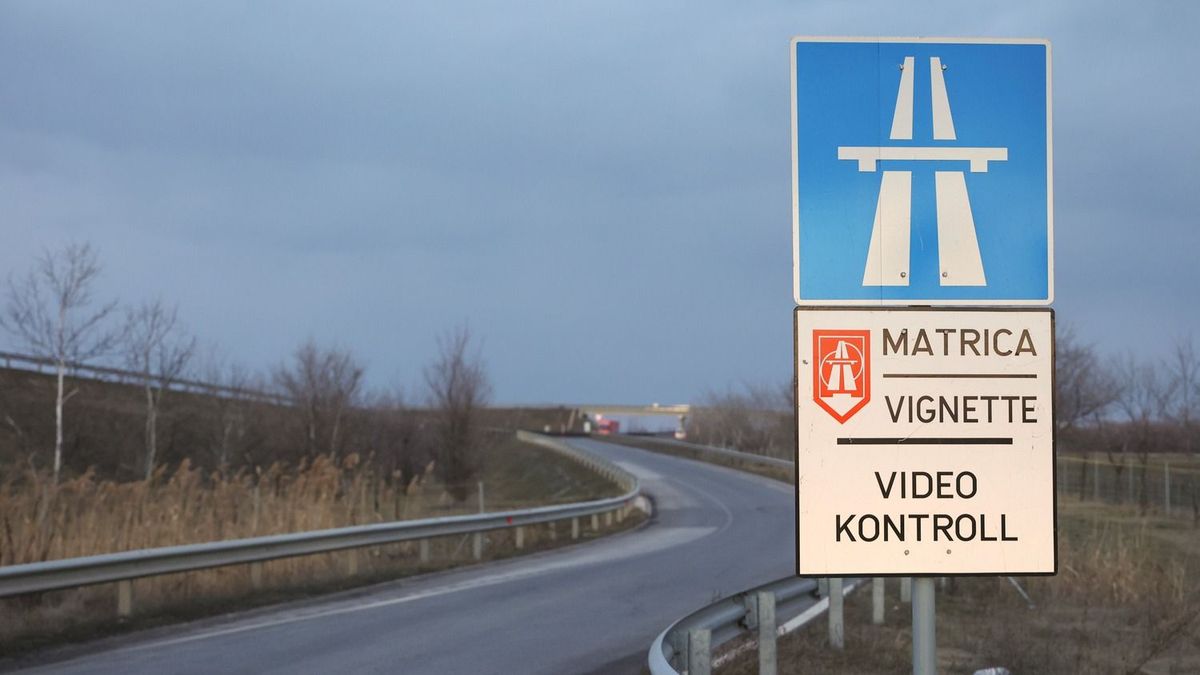 Sietnie kell annak, aki az utolsó pillanatra hagyta az autópálya-matricák megújítását – VG-videó