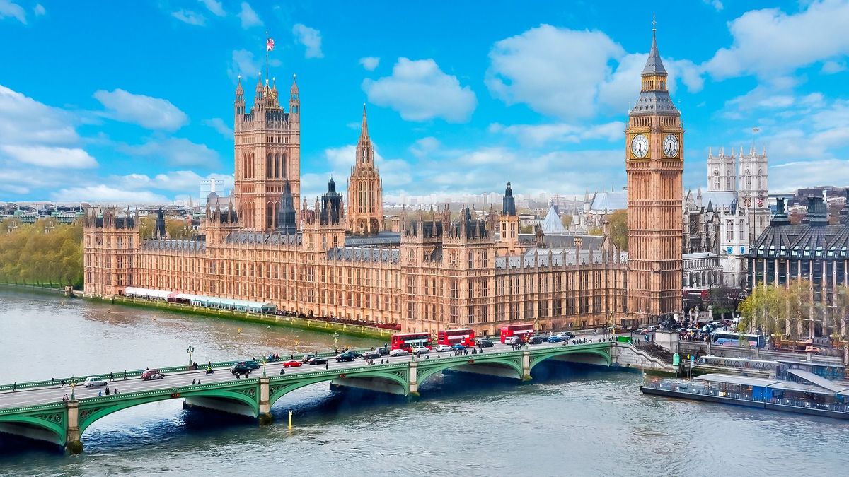 Westminster,Palace,(houses,Of,Parliament),And,Big,Ben,,London,,Uk brit parlament