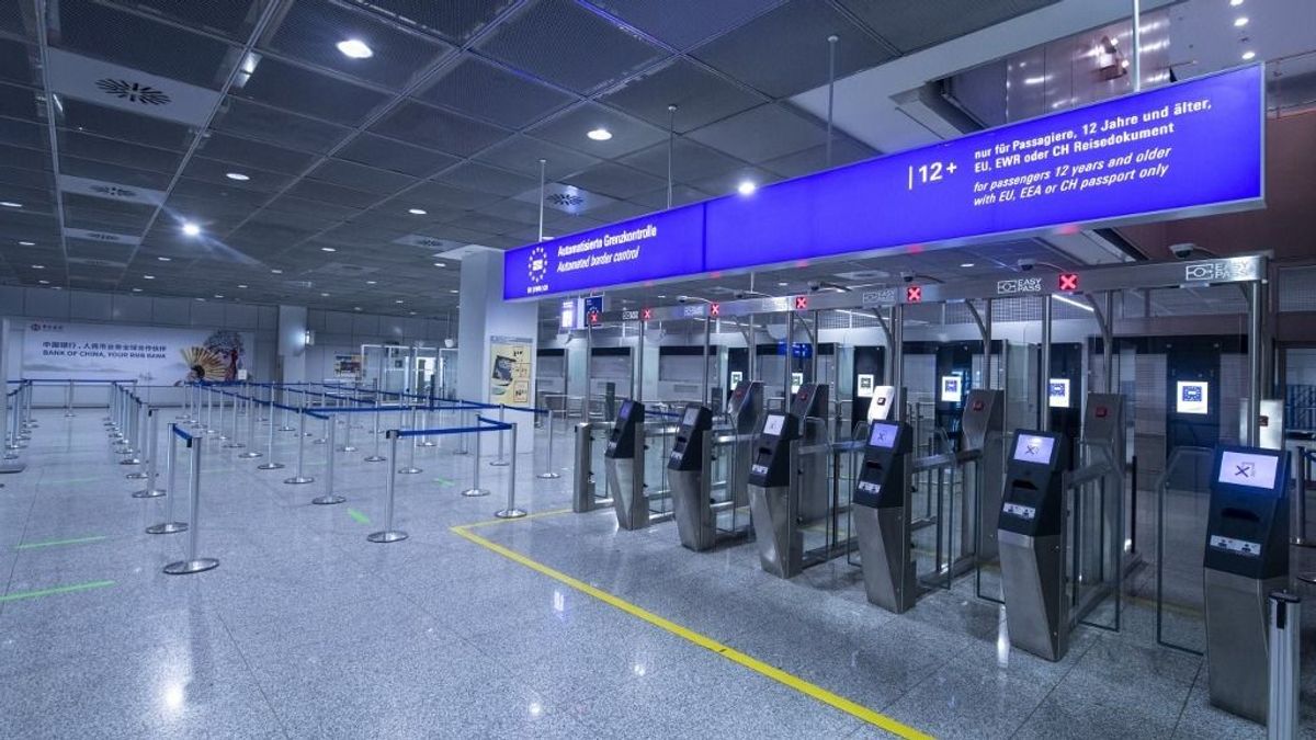 Több százezer utast érint a reptéri sztrájk Németországban