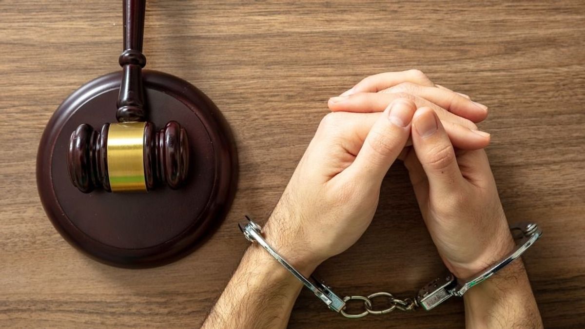 Nemzetközi korrupció miatt emeltek vádat egy tiszteletbeli konzul ellen
