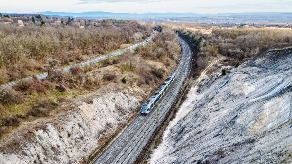 Mától csak úgy száguldanak a vonatok Biatorbágy és Szárliget között