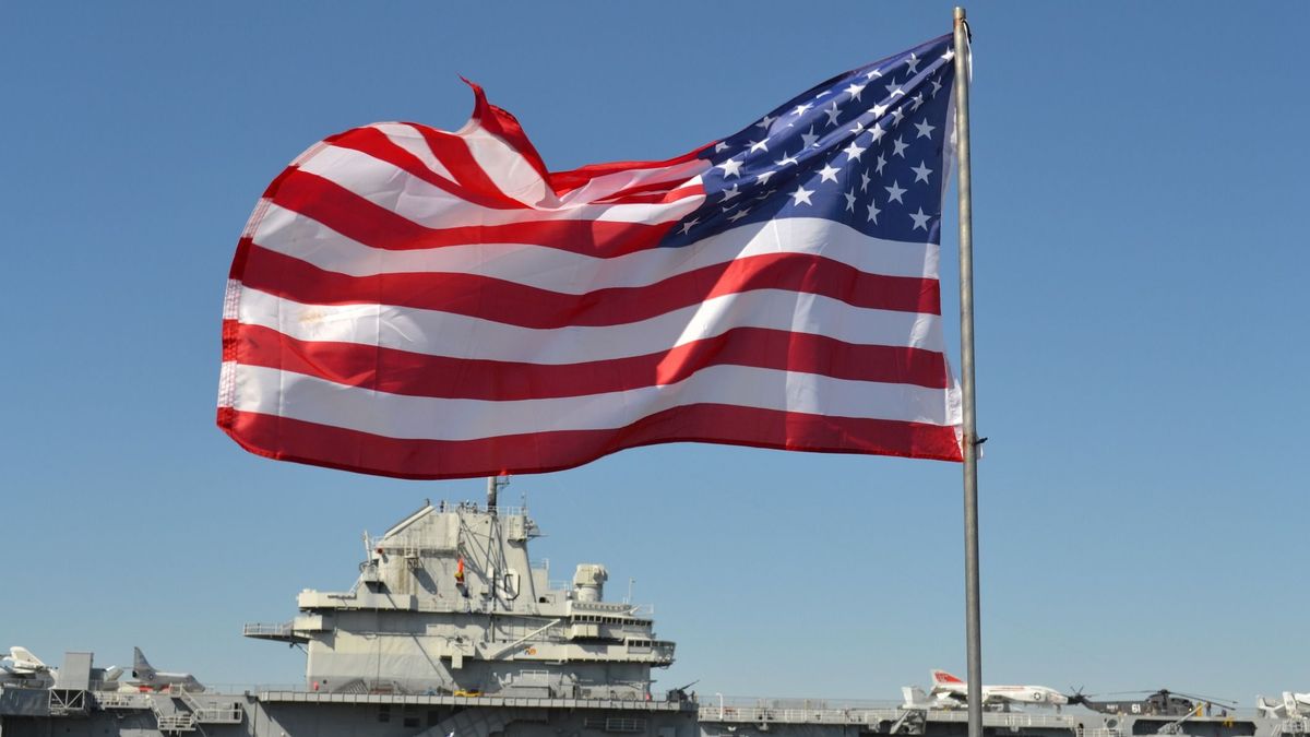 Amerikai elitkommandósok tűntek el egy iráni hajó elleni rajtaütésben