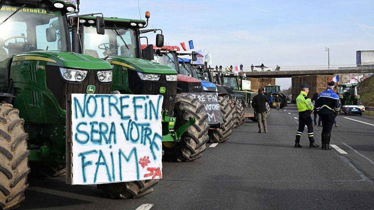 Párizst is elérte a gazdák dühe - videóval