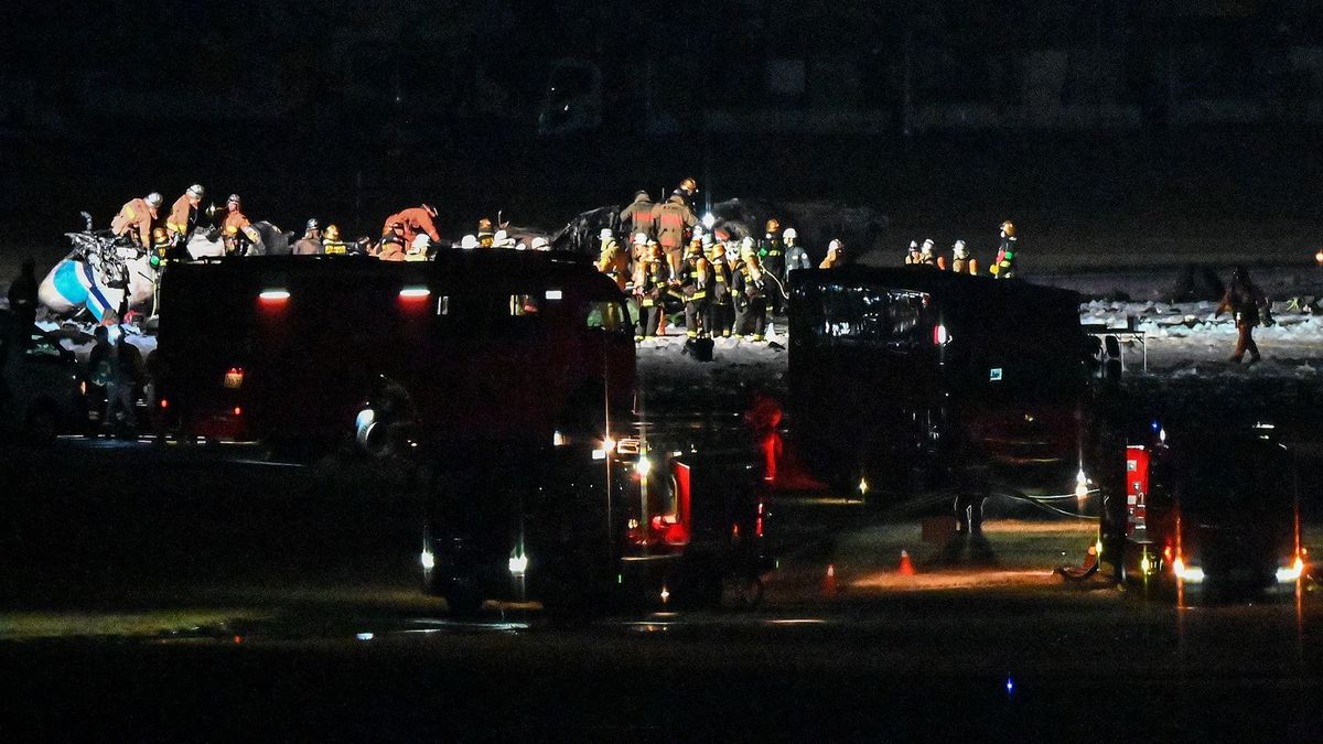 Senki sem pánikolt a kigyulladt utasszállítón – a másik gépen viszont öten meghaltak