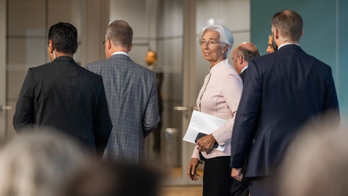 Nem végez jó munkát Christine Lagarde EKB-elnök, és ezt saját alkalmazottai mondják