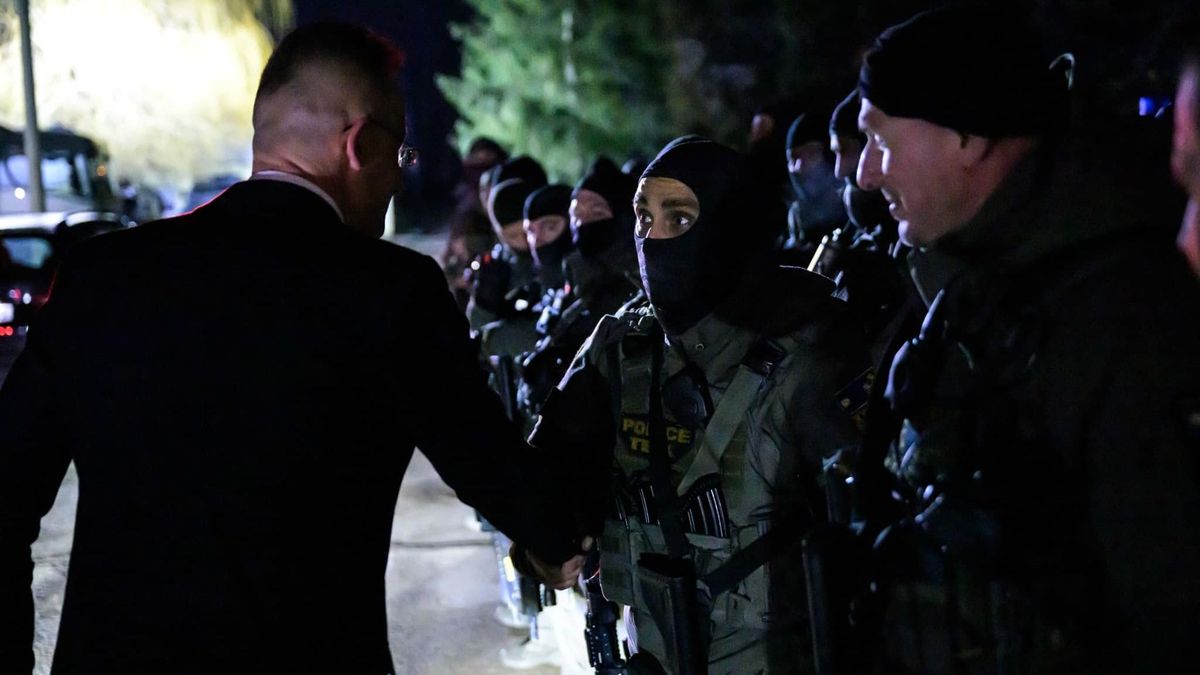 Hazaérkezett Ukrajnából Szijjártó Péter