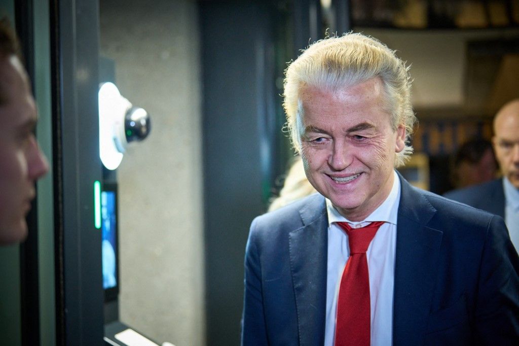 THE HAGUE - Geert Wilders (PVV) arrives for a conversation with informant Ronald Plasterk. Representatives of the PVV, VVD, NSC and BBB factions negotiate the cabinet formation. ANP PHIL NIJHUIS netherlands out - belgium out (Photo by PHIL NIJHUIS / ANP MAG / ANP via AFP)