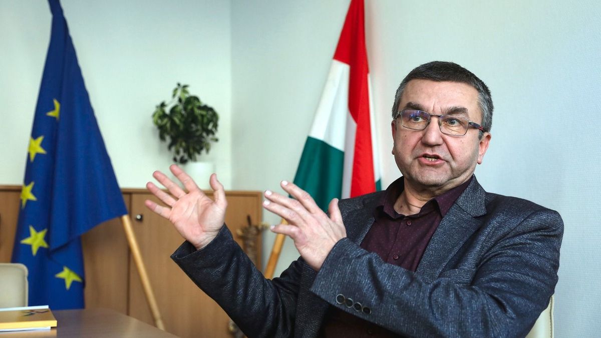 Figyelmeztette a munkaerő-kölcsönzőket Czomba Sándor a vendégmunkásbotrány után