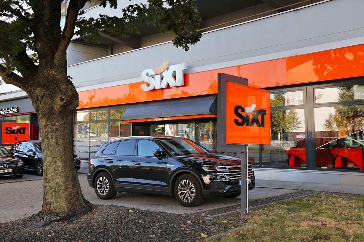 Essen,,Germany,-,September,20,,2020:,Sixt,Car,Rental,Office