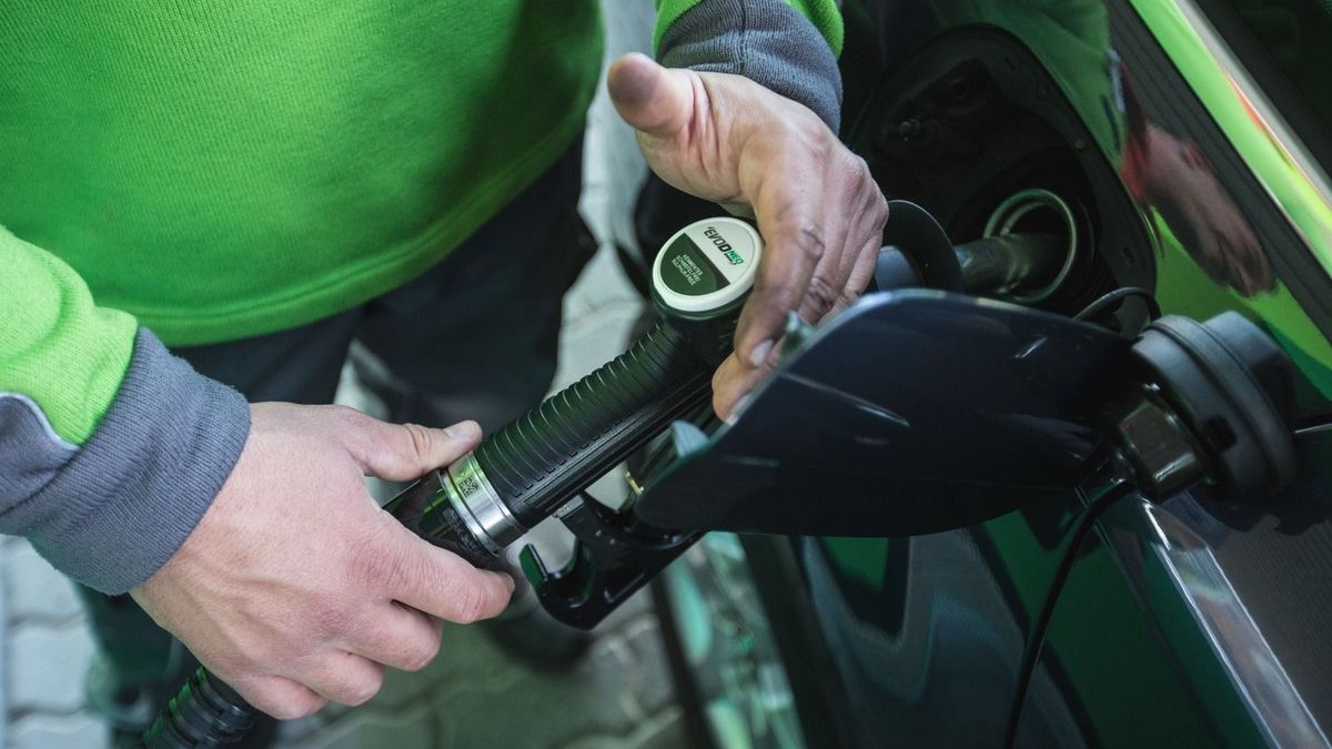 Egyre nagyobb az esélye, hogy belenyúl a kormány az üzemanyagárakba – jövő szerdán döntenek a benzinárstopról