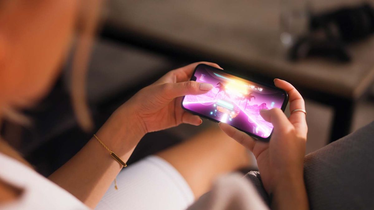 Tovább zsugorodott a mobiljátékok piaca, viszont rekordösszeget költöttünk más alkalmazásokra