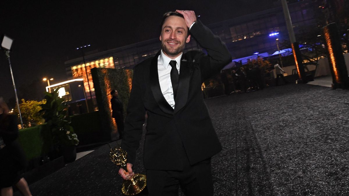 Az Utódlás és A Mackó uralta az Emmy-gálát