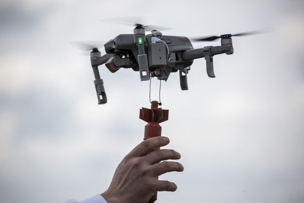 Drone training for Ukrainian Servicemen amid Russia-Ukraine warLVIV OBLAST, UKRAINE - MAY 12: A Ukrainian serviceman attach a 3D version of an explosive as he trains to drop explosives devices from a drone in a secret location in Lviv Oblast, Ukraine, on May 12th, 2023. Narciso Contreras / Anadolu Agency (Photo by Narciso Contreras / ANADOLU AGENCY / Anadolu via AFP)