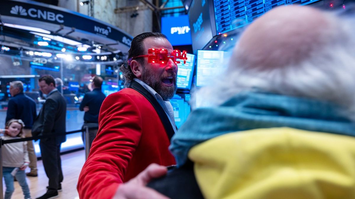 A vártnál tovább marad az amerikai a világ legnagyobb gazdasága