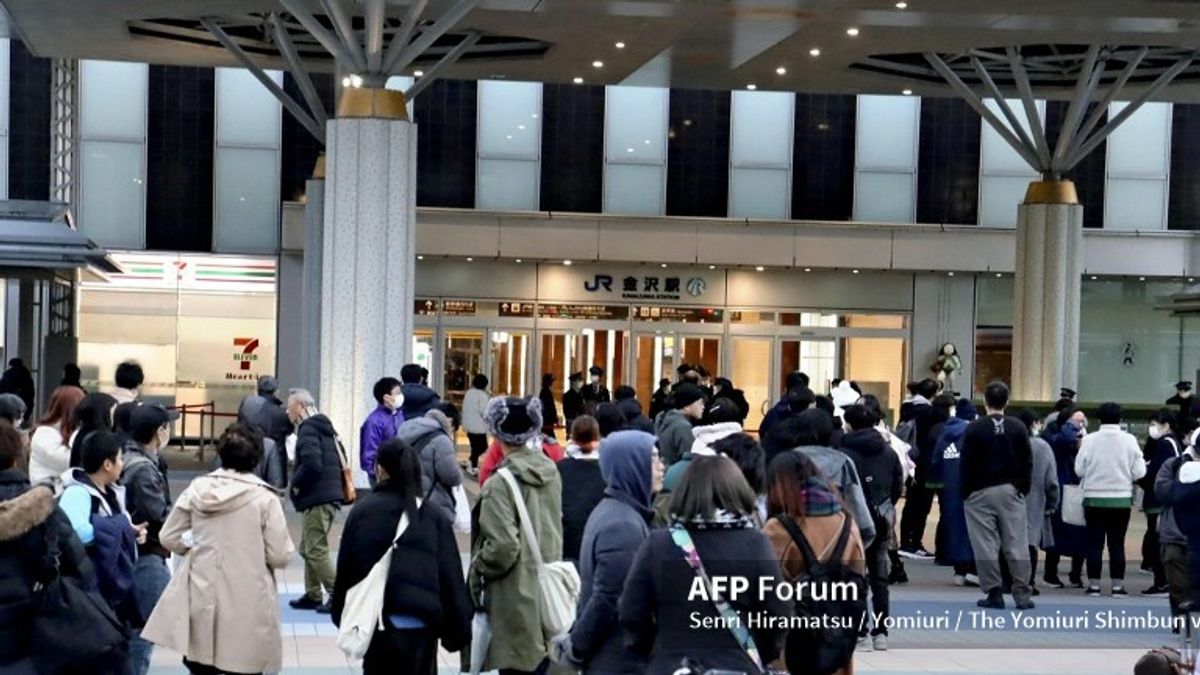 Újabb 7-es erősségű földmozgásokat várnak Japánban – az oroszok és Dél-Korea is számít szökőárra