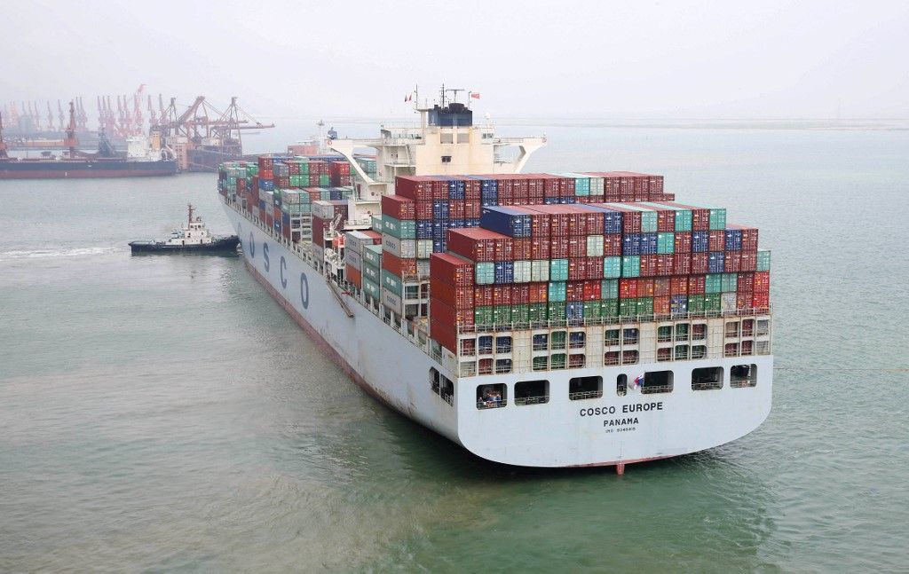Asia's biggest container shipper posts loss after China merger--FILE--The container ship "COSCO Europe" departs from the Port of Lianyungang for the Mediterranean Sea and the United States in Lianyungang city, east China's Jiangsu province, 22 August 2016.

China Cosco Holdings Co., Asia's largest container shipping company after a government-led merger in 2015, posted a loss in the first half as excess capacity dragged down cargo rates. The net loss was 7.21 billion yuan ($1.1 billion) in the six months to June, compared with a restated 1.97 billion yuan profit a year earlier, the Tianjin-based company said in a statement to the Shanghai stock exchange Thursday (25 August 2016). Sales dropped 8.5 percent to 30.9 billion yuan. It's the first earnings report since the merger. China in 2015 merged China Ocean Shipping Group and China Shipping Group to form China Cosco Shipping Corp. as part of the government's efforts to shrink industries plagued by overcapacity while creating globally competitive businesses. China Cosco Holdings is a subsidiary of China Cosco Shipping. (Photo by Wang jianmin / Imaginechina / Imaginechina via AFP)
