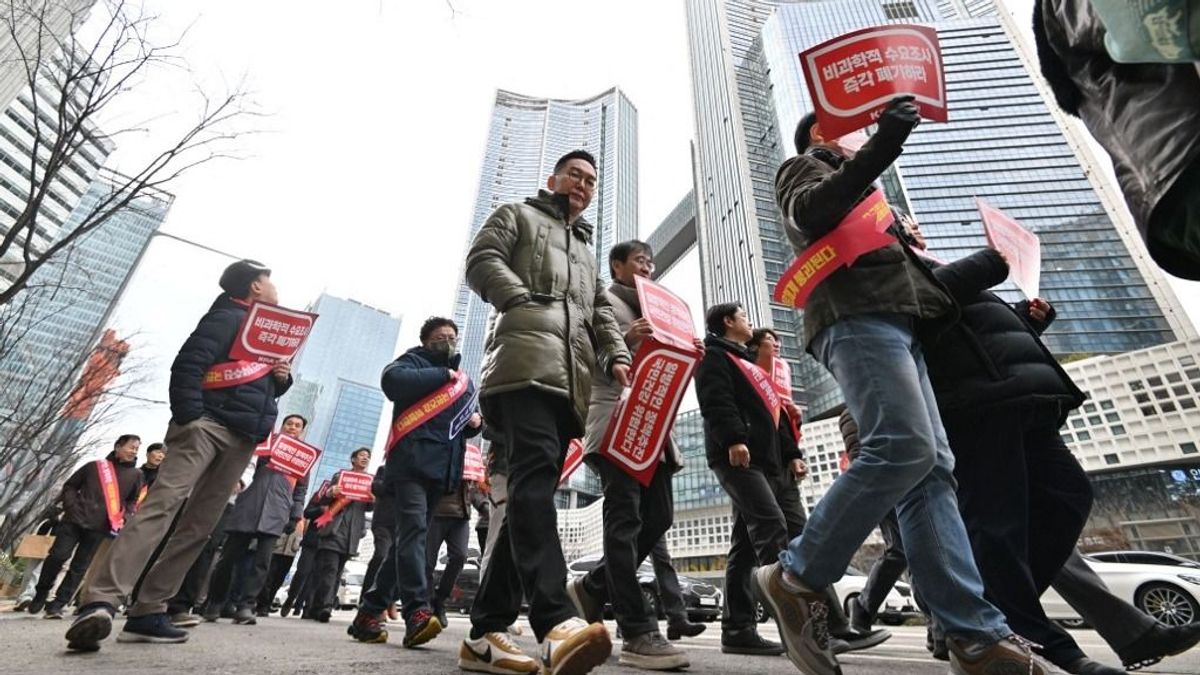 Vészhelyzetre készülnek az egészségügyben: fellázadtak a dél-koreai orvosok, a kormány fenyegetéssel reagált