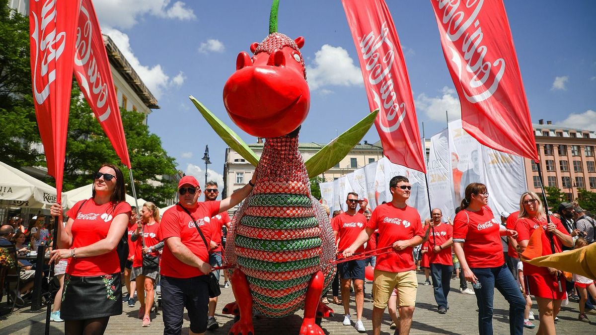 Jól jött ki az áremelésből a Coca-Cola