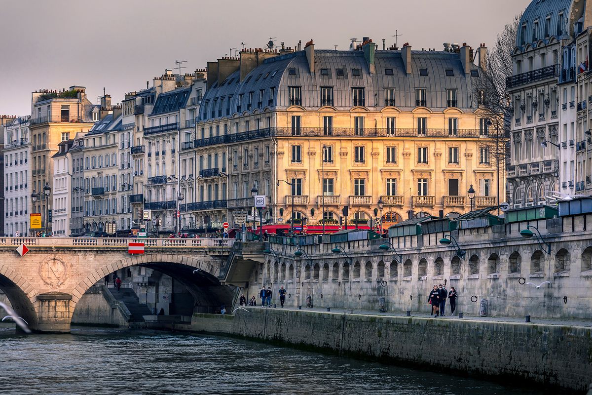 Paris,,France,-,March,2,,2021:,Typical,Haussmann,Buildings,Along