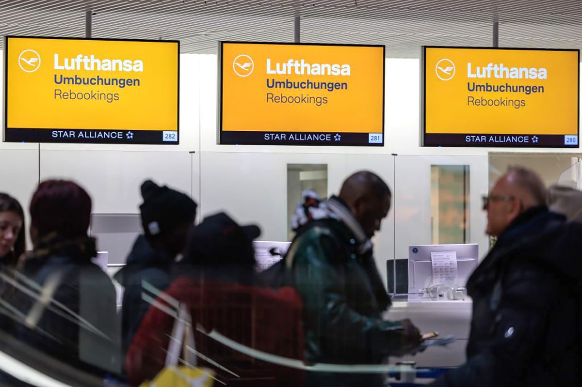 Warning strike by security staff at airports - Frankfurt