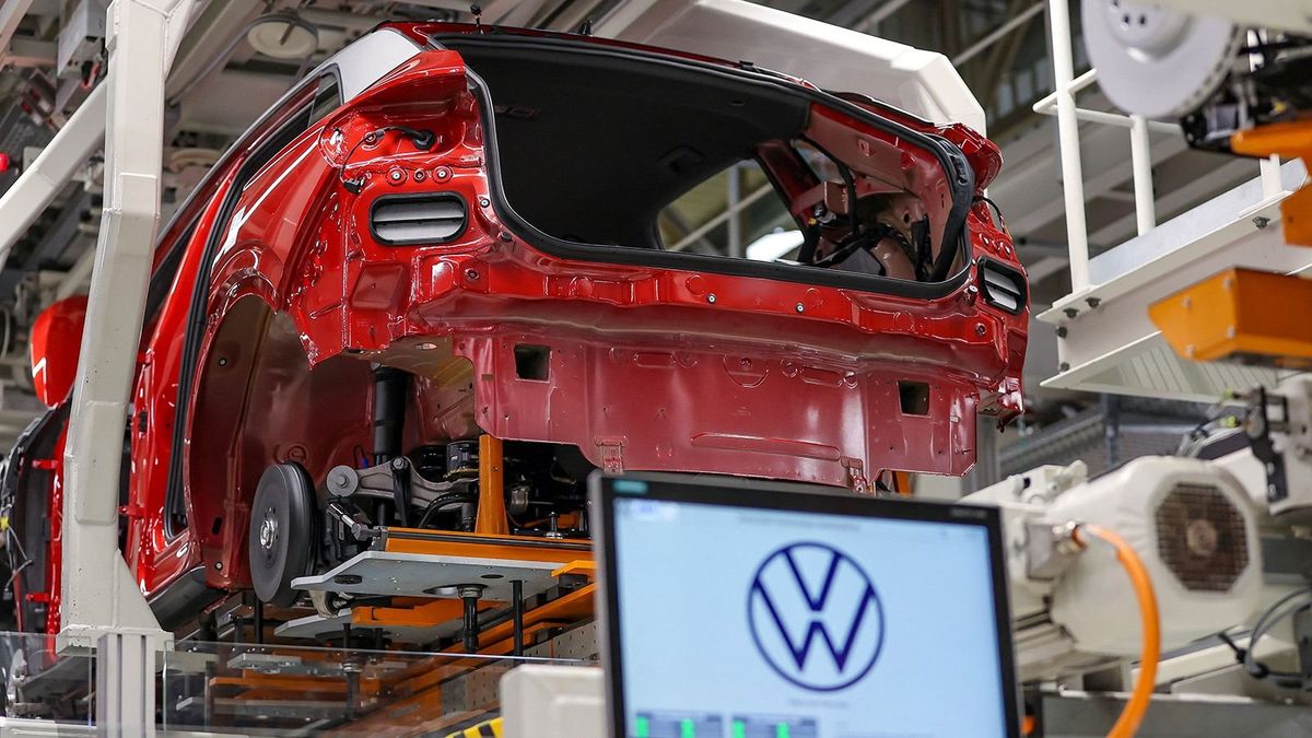 Beigazolódott, amitől féltünk: olyan pocsékul teljesít a német ipar, hogy ez a magyar gazdaságot is odavághatja