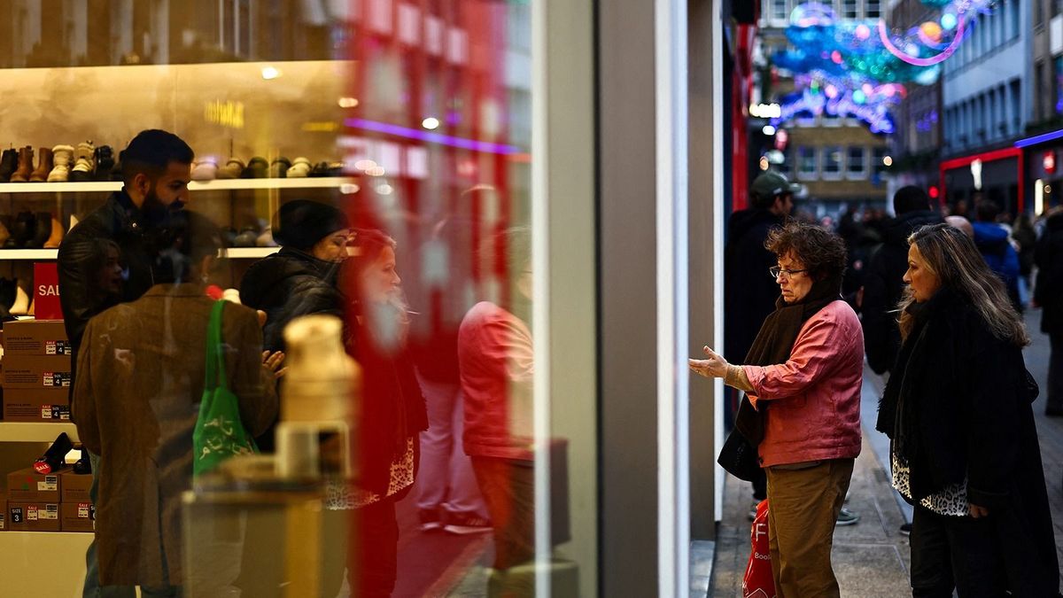 Feladta a leckét az infláció a briteknél a központi banknak