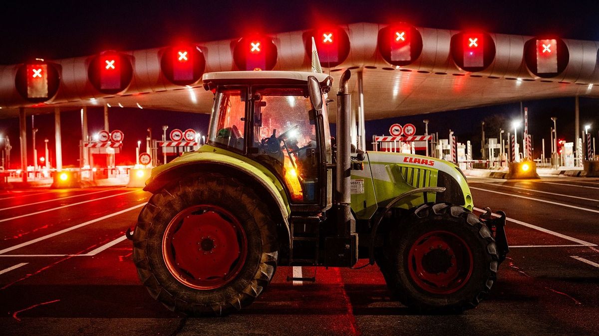 Óva int az IMF vezetője a gazdák támogatásától