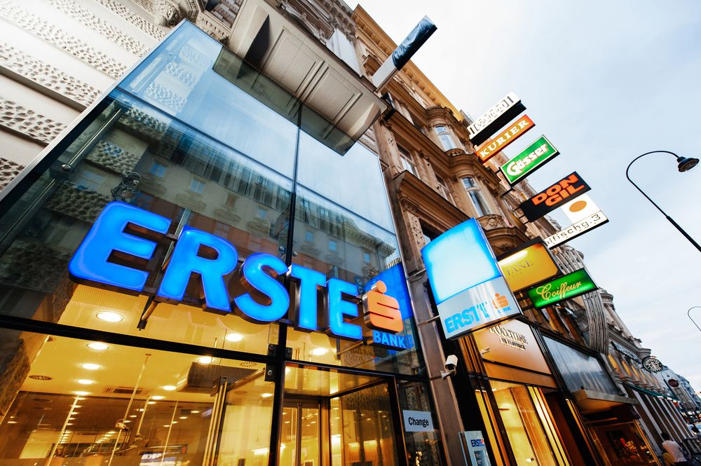 Vienna,,Austria,-,July,4,,2011:,The,Erste,Bank,Logo