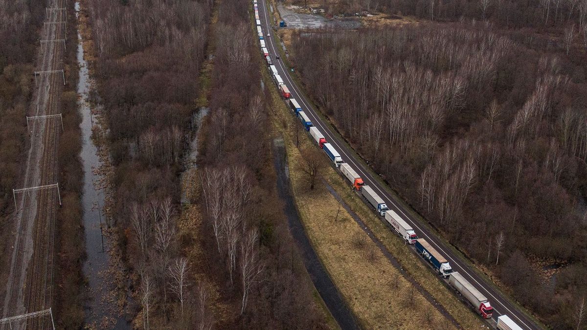 Zelenszkij kész helyzet elé akarta állítani a lengyel kormányt