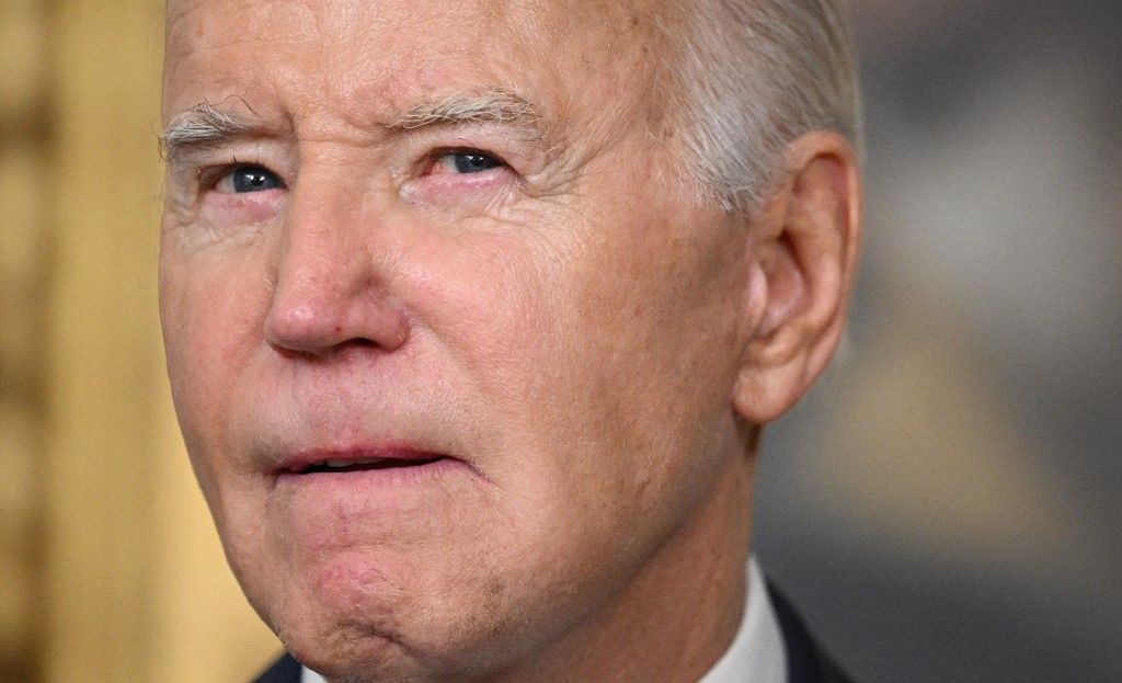 US President Joe Biden speaks about the Special Counsel report in the Diplomatic Reception Room of the White House in Washington, DC, on February 8, 2024 in a surprise last-minute addition to his schedule for the day. A long-awaited report cleared President Joe Biden of any wrongdoing in his mishandling of classified documents February 8, but dropped a political bombshell by painting the Democrat as a "well-meaning, elderly man with a poor memory."
The report removed a legal cloud hanging over Biden as he seeks reelection in a contest expected to be against Donald Trump -- who is facing a criminal trial for removing large amounts of secret documents after he lost the White House, then refusing to cooperate with investigators. (Photo by Mandel NGAN / AFP)