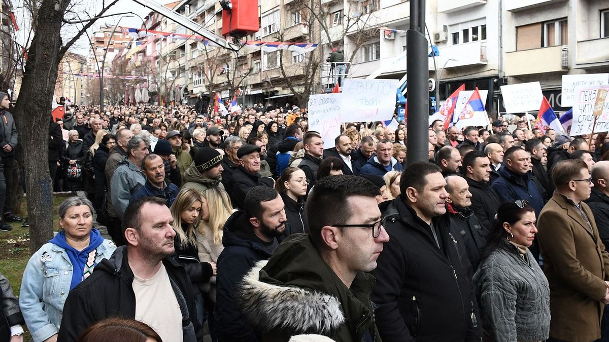 Újabb hordó olaj ömlött a forrongó balkáni lőporoshordóra – a szerbek tiltakoznak a dínár használatának betiltása miatt Koszovóban