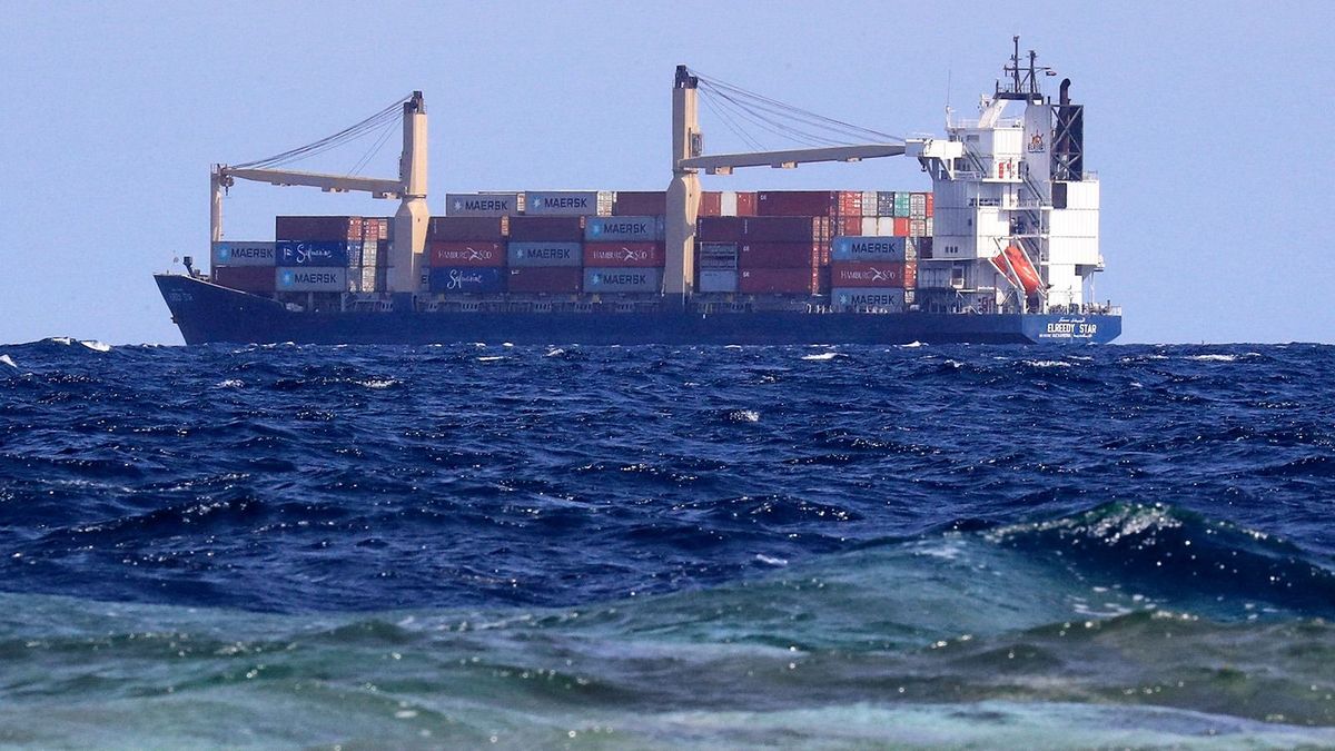 Felhajtják az árakat a húszi támadások, egyre több cég érintett