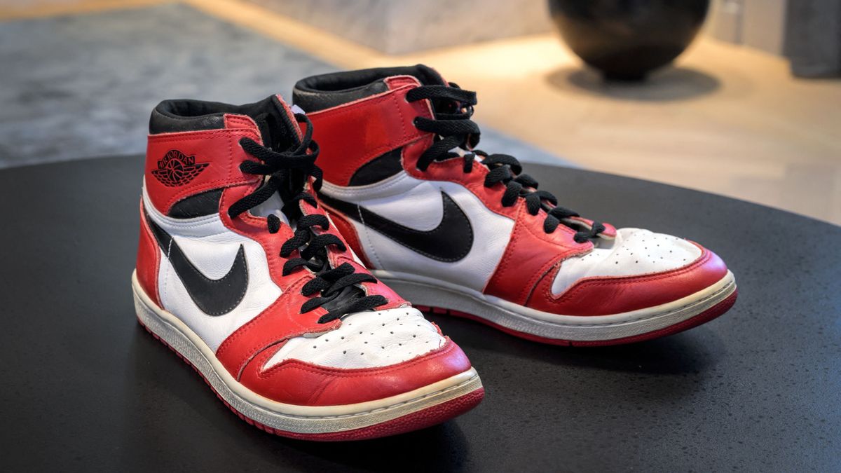 Rekordáron keltek el Michael Jordan bajnoki cipői