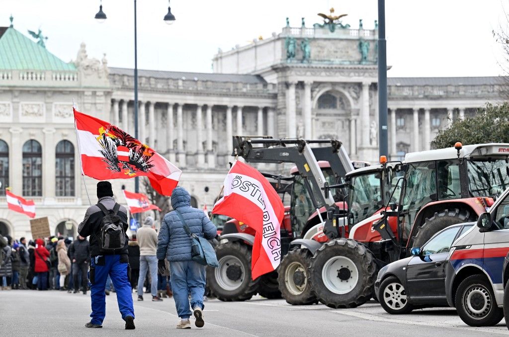 Tüntetéshullám Európában: életben maradásukért küzdenek a traktorral demonstráló gazdák