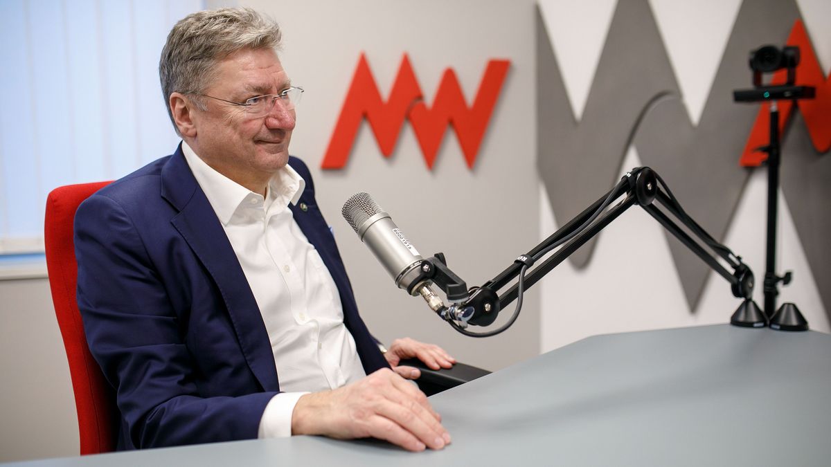 Parragh László: lassan reagál a jegybank, nem figyel a gazdasági folyamatokra