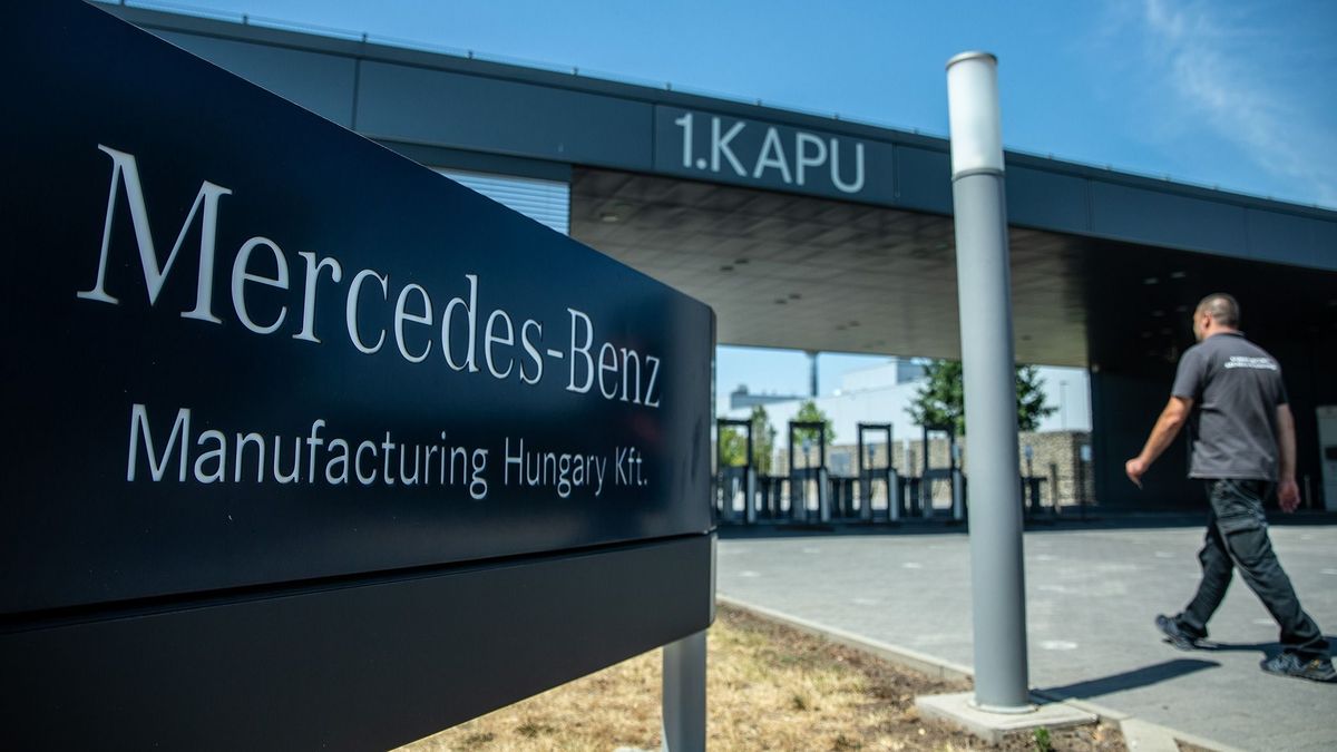 Bejelentést tett a kecskeméti Mercedes: a gyár dolgozói között óriási pénzt oszt szét a vállalat