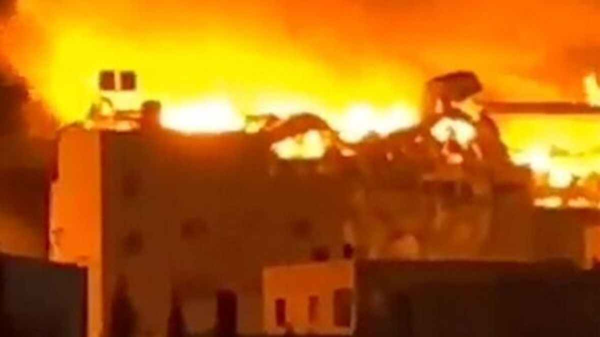 Pokoli tűz tombol egy gyárban a ciszjordániai Hebronban