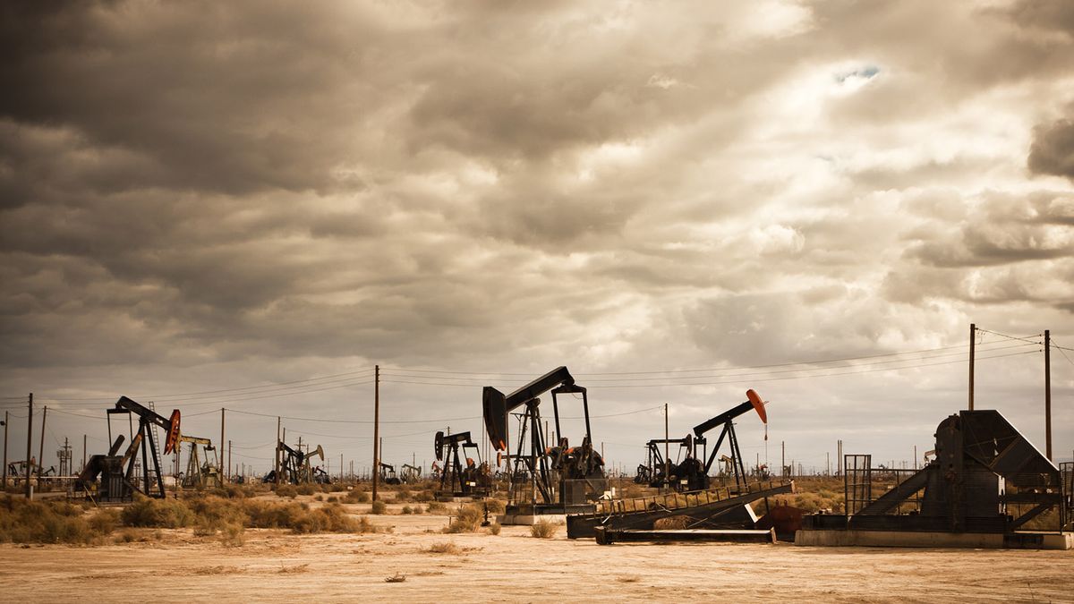 Oil,Field,In,Desert